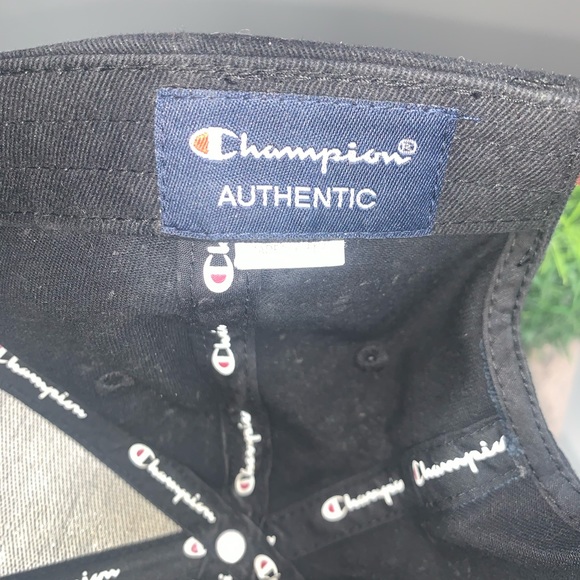 Champion Baseball Cap With Logo In Black - Picture 5 of 6